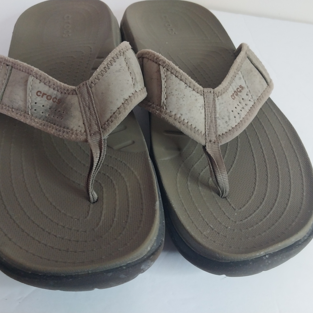 CROCS Size M 13 Men’s Brown Comfort Flip Flops - Picture 2 of 6
